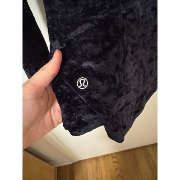Lululemon Womens Velvet Hooded Jacket Black Size 6 - Picture 4 of 4